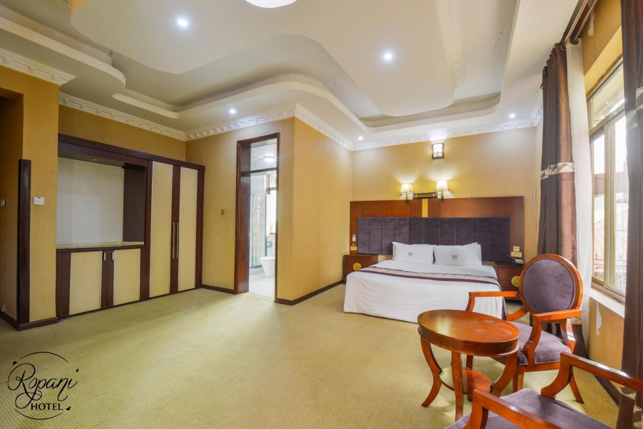Ropani Hotel Kitende Экстерьер фото