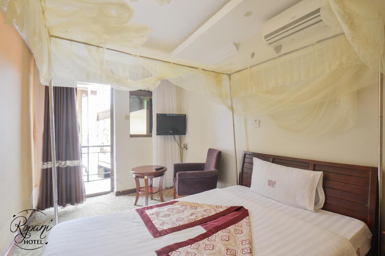 Ropani Hotel Kitende Экстерьер фото