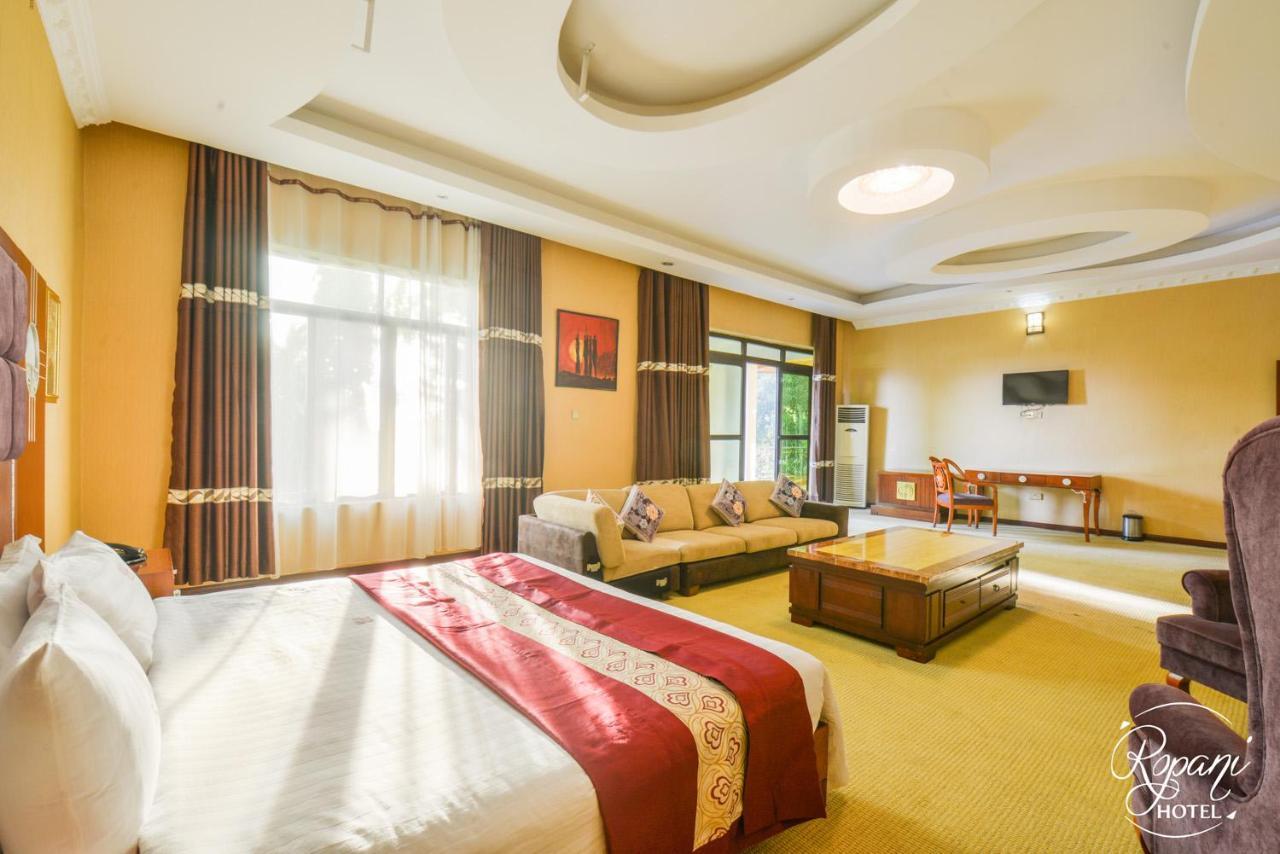 Ropani Hotel Kitende Экстерьер фото