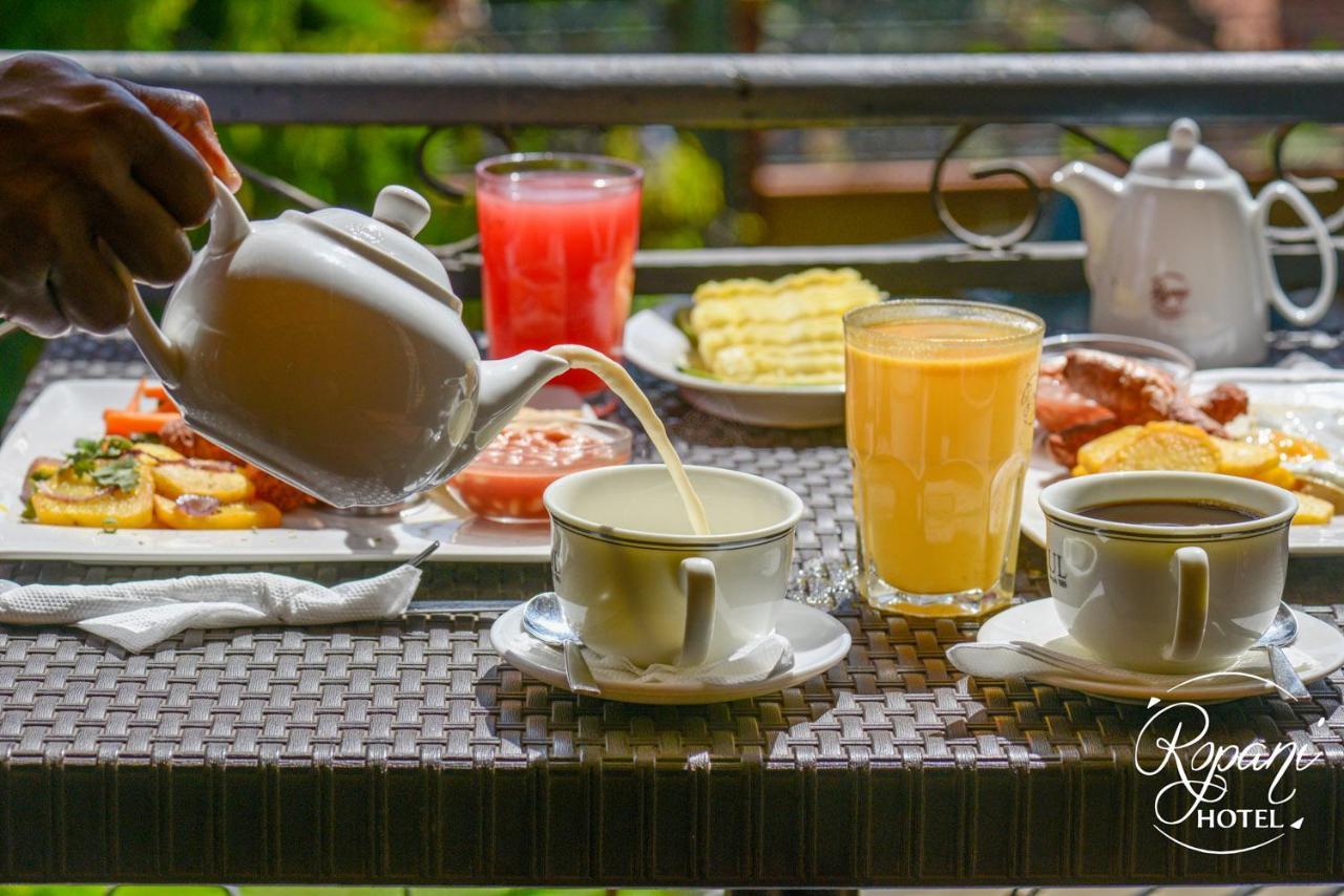 Ropani Hotel Kitende Экстерьер фото