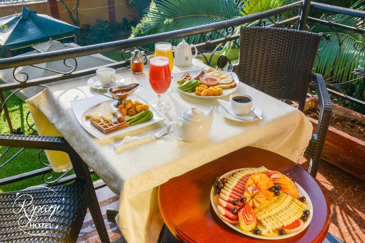 Ropani Hotel Kitende Экстерьер фото